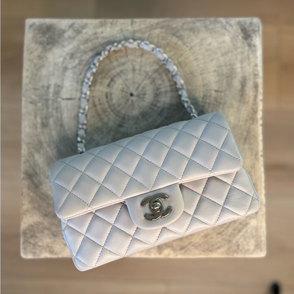 Chanel Classic Quilted Flap Bag in Light blue - Picture 2 of 2